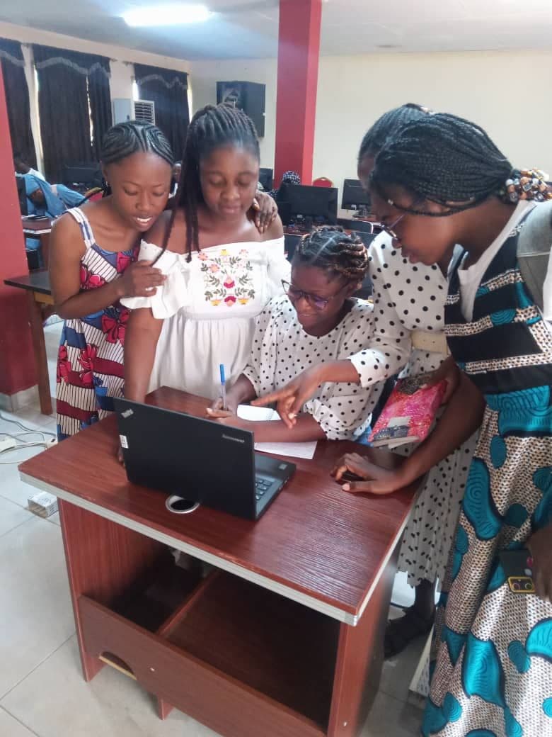 RTV-Korhogo : UNE DYNAMIQUE DE FORMATION POUR DES JEUNES FEMMES PLUS EXCELLENTE